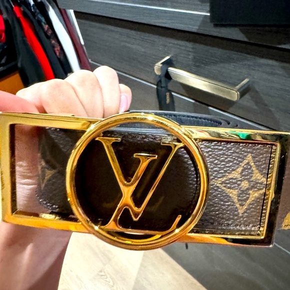 LOUIS VUITTON LV BELT - Picture 1 of 8